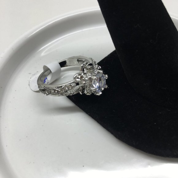 ring - Picture 4 of 4